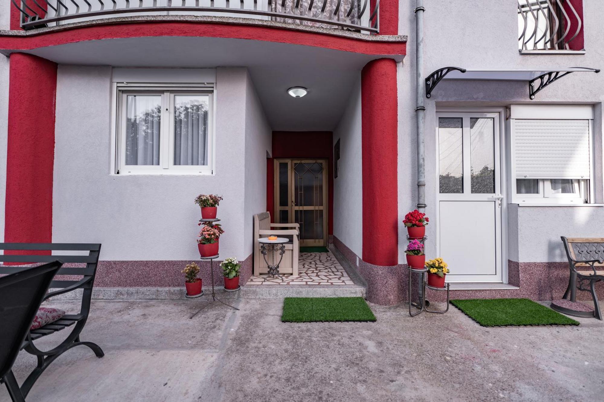 Apartmani Kaan Podgorica Exteriér fotografie